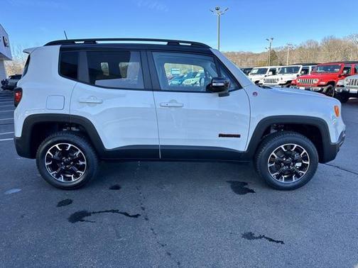 2023 Jeep Renegade Trailhawk