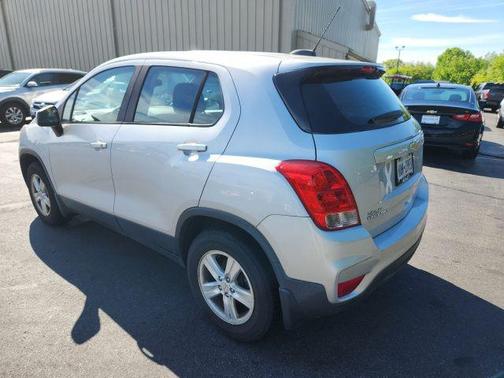 Silver Ice Metallic 2017 Chevrolet Trax LS