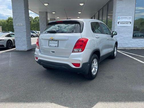 Silver Ice Metallic 2017 Chevrolet Trax LS
