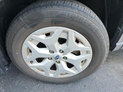 Ice Silver Metallic 2019 Subaru Forester Base