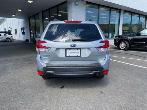 Ice Silver Metallic 2019 Subaru Forester Base
