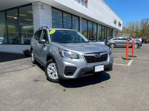 Ice Silver Metallic 2019 Subaru Forester Base