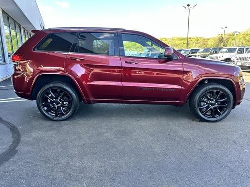 2022 Jeep Grand Cherokee Laredo