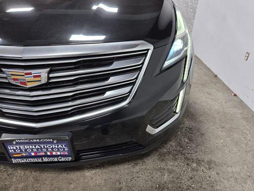 Stellar Black Metallic 2019 Cadillac XT5 Premium Luxury