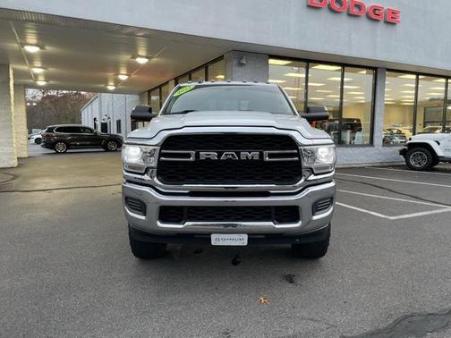 2020 RAM 2500 Tradesman Crew Cab 4X4 6'4' Box