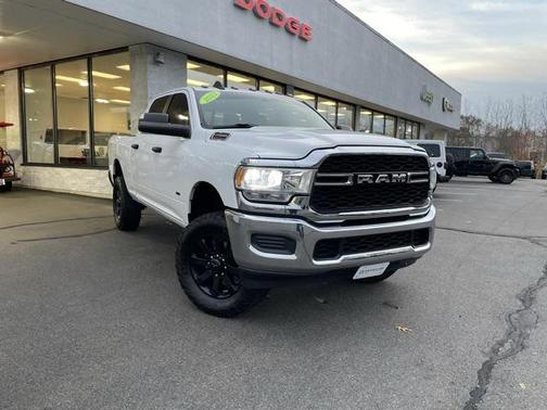 2020 RAM 2500 Tradesman Crew Cab 4X4 6'4' Box