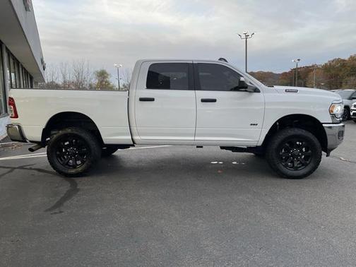 2020 RAM 2500 Tradesman Crew Cab 4X4 6'4' Box