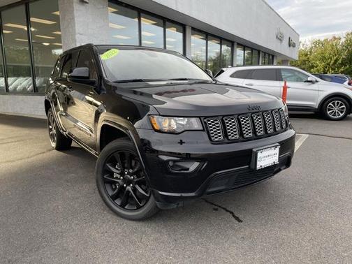 2022 Jeep Grand Cherokee Laredo