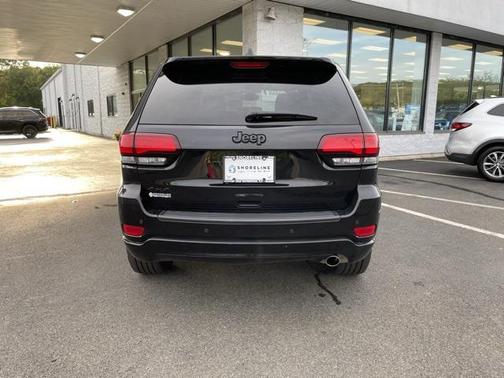 2022 Jeep Grand Cherokee Laredo