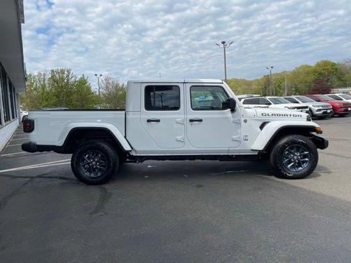Bright White Clearcoat 2026 Jeep Gladiator 85th Anniversary Edition