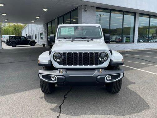 Bright White Clearcoat 2026 Jeep Gladiator 85th Anniversary Edition