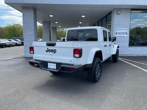 Bright White Clearcoat 2026 Jeep Gladiator 85th Anniversary Edition