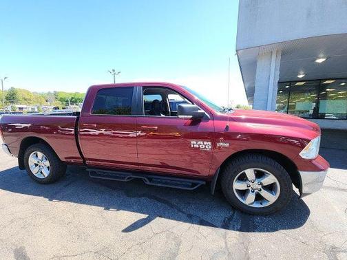 Delmonico Red Pearlcoat 2019 RAM 1500 Big Horn