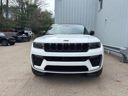 Bright White Clearcoat 2026 Jeep Cherokee Overland