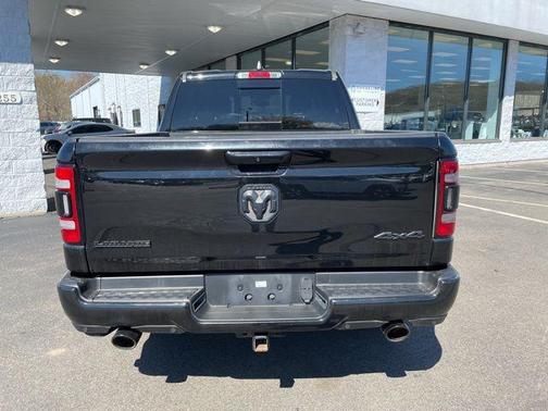 Diamond Black Crystal Pearlcoat 2020 RAM 1500 Laramie