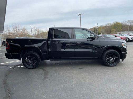 Diamond Black Crystal Pearlcoat 2020 RAM 1500 Laramie
