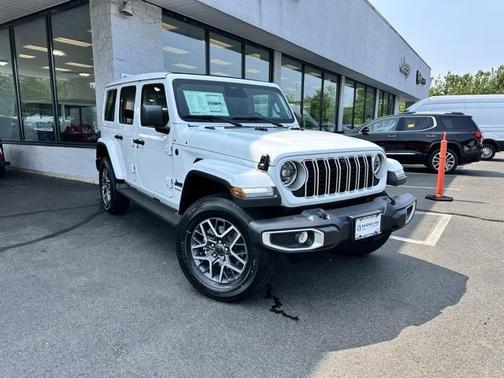 2025 Jeep Wrangler 4-Door Sahara 4x4