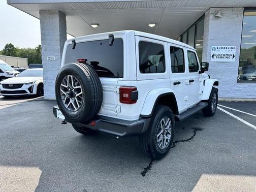 2025 Jeep Wrangler 4-Door Sahara 4x4
