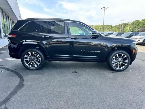 2022 Jeep Grand Cherokee Overland