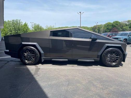 Ultra-Hard Stainless Steel 2025 Tesla Cybertruck All-Wheel Drive