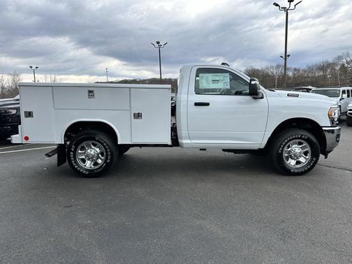 2024 RAM 3500 Tradesman Regular Cab 4x4 8' Box