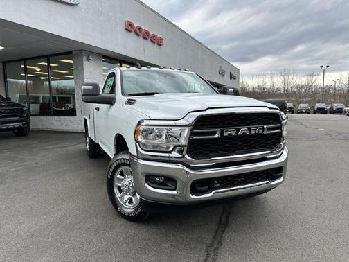 2024 RAM 3500 Tradesman Regular Cab 4x4 8' Box