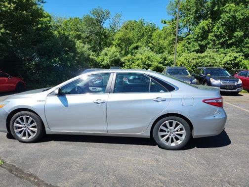 Celestial Silver Metallic 2015 Toyota Camry Hybrid XLE