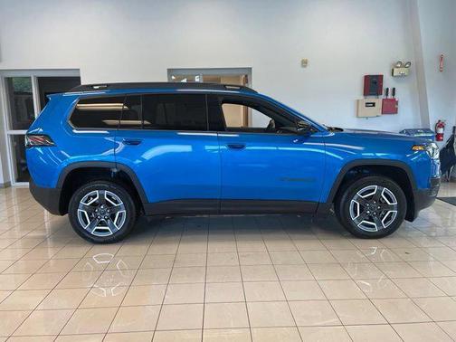 Hydro Blue Pearlcoat 2026 Jeep Cherokee Laredo 4x4