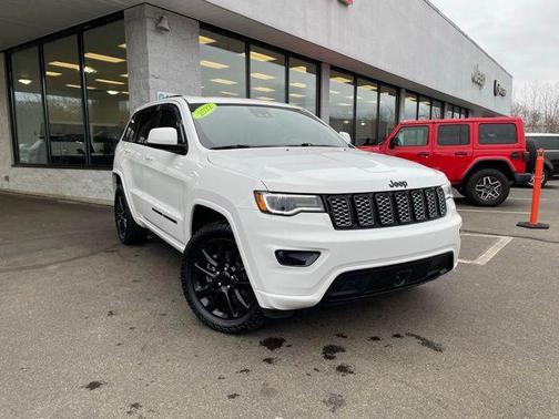 2022 Jeep Grand Cherokee Laredo