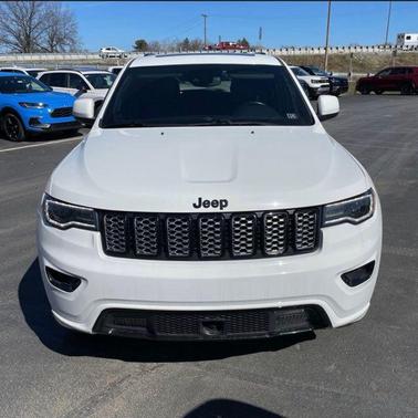 2022 Jeep Grand Cherokee Laredo