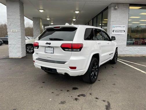 2022 Jeep Grand Cherokee Laredo