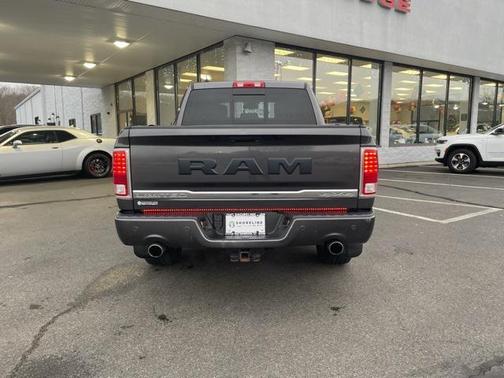 2017 RAM 1500 Limited Crew Cab 4x4 5'7' Box