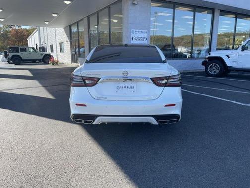 2023 Nissan Maxima 3.5 Platinum