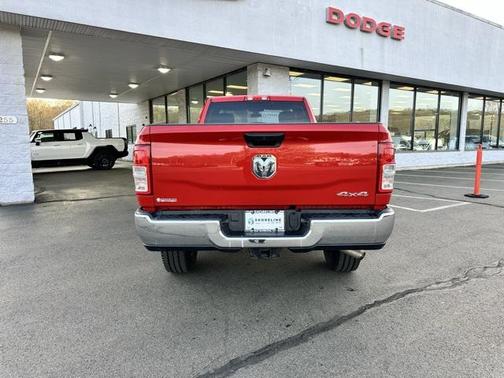 2022 RAM 2500 Tradesman Regular Cab 4x4 8' Box