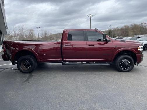 2022 RAM 3500 Laramie Crew Cab 4x4 8' Box
