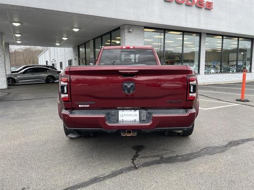 2022 RAM 3500 Laramie Crew Cab 4x4 8' Box