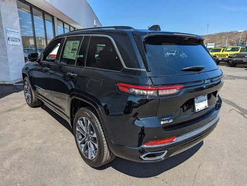 2022 Jeep Grand Cherokee 4xe Overland