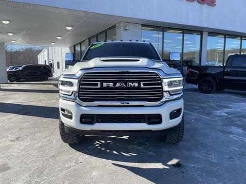 2024 RAM 2500 Laramie Crew Cab 4x4 6'4' Box