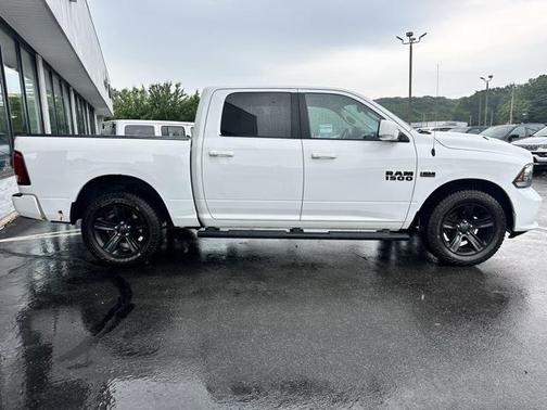 2018 RAM 1500 Night Crew Cab 4x4 5'7' Box
