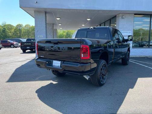 Diamond Black Crystal Pearlcoat 2026 RAM 2500 Big Horn Crew Cab 4x4 6'4' Box