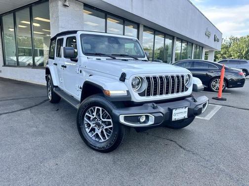 2025 Jeep Wrangler 4-Door Sahara 4x4