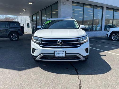 Pure White 2023 Volkswagen Atlas 3.6L SE w/Technology