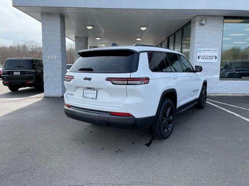 Bright White Clearcoat 2022 Jeep Grand Cherokee L Altitude