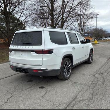 Bright White Clearcoat 2022 Jeep Wagoneer Series III 4x4