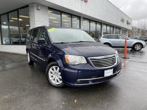 2016 Chrysler Town & Country Touring