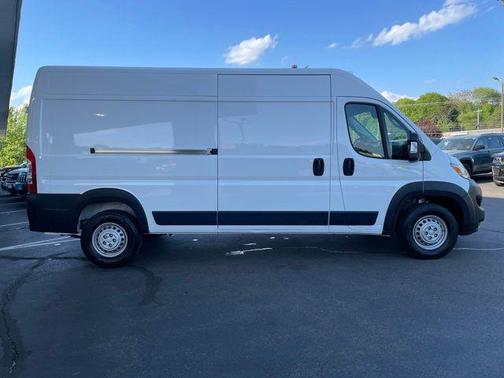 Bright White Clearcoat 2025 RAM ProMaster 2500 Tradesman