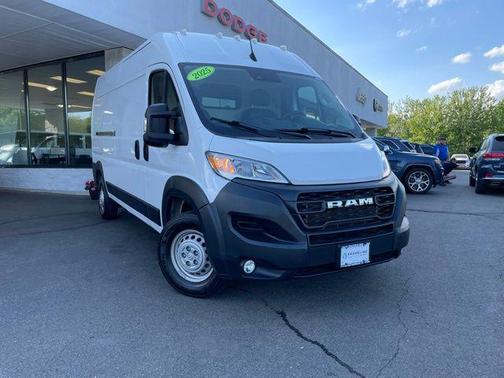 Bright White Clearcoat 2025 RAM ProMaster 2500 Tradesman