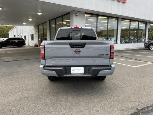 2024 Nissan Frontier PRO-4X
