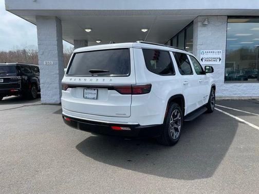 Bright White Clearcoat 2024 Jeep Wagoneer Series III 4x4