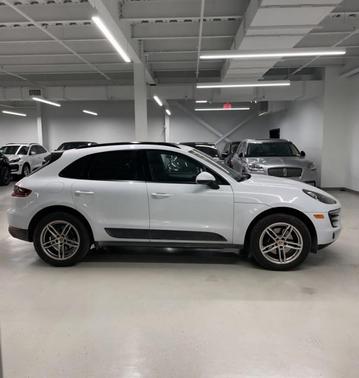 2017 Porsche Macan Base